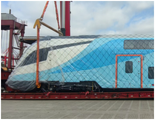 滚装船内部装载
